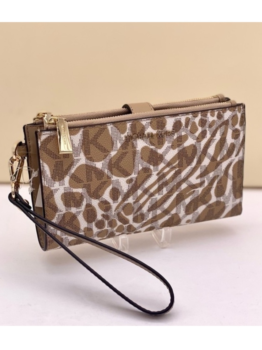 Michael Kors Jet Set Travel Wallet Wristlet
Camel Multi Color